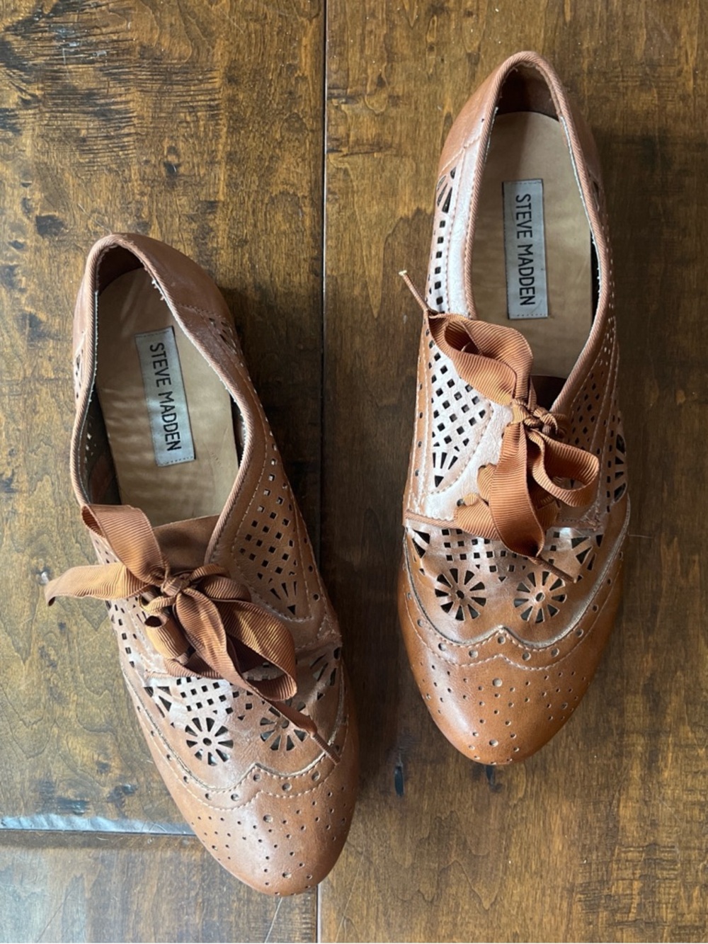 Steve Madden tan leather brogues with cutouts and ribbon laces